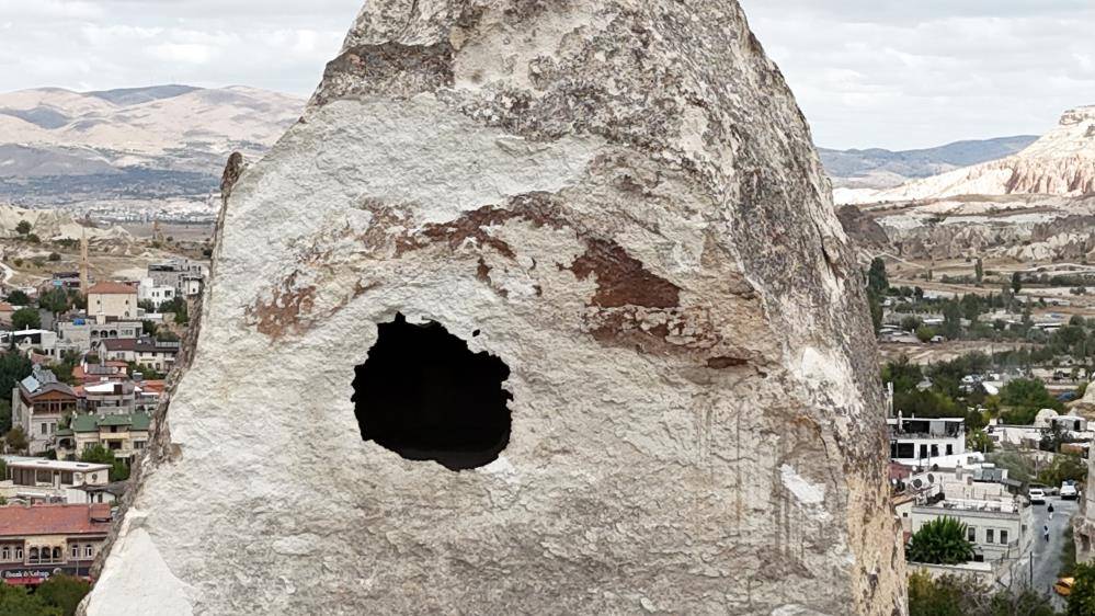 Kapadokya'da milyonlarca yıllık peribacası yıkıldı 8